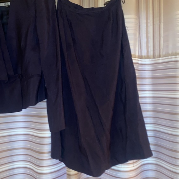 Navy blue business suit - Picture 2 of 2